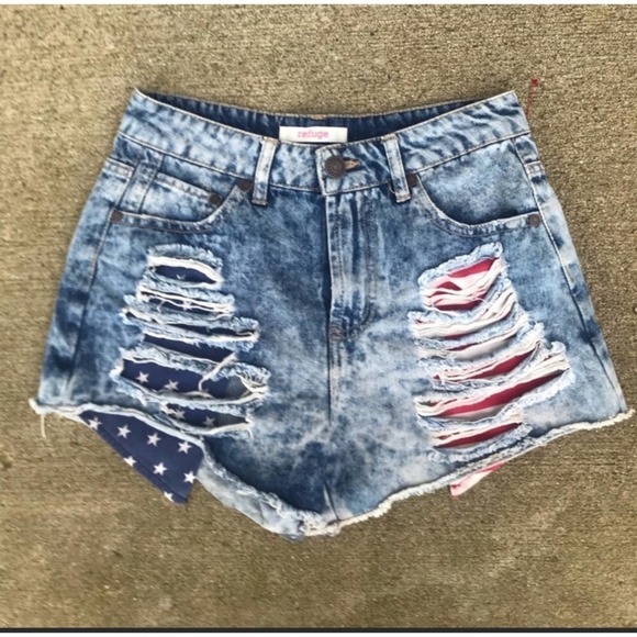 Refuge, Distressed denim shorts   size 2 - Picture 5 of 10